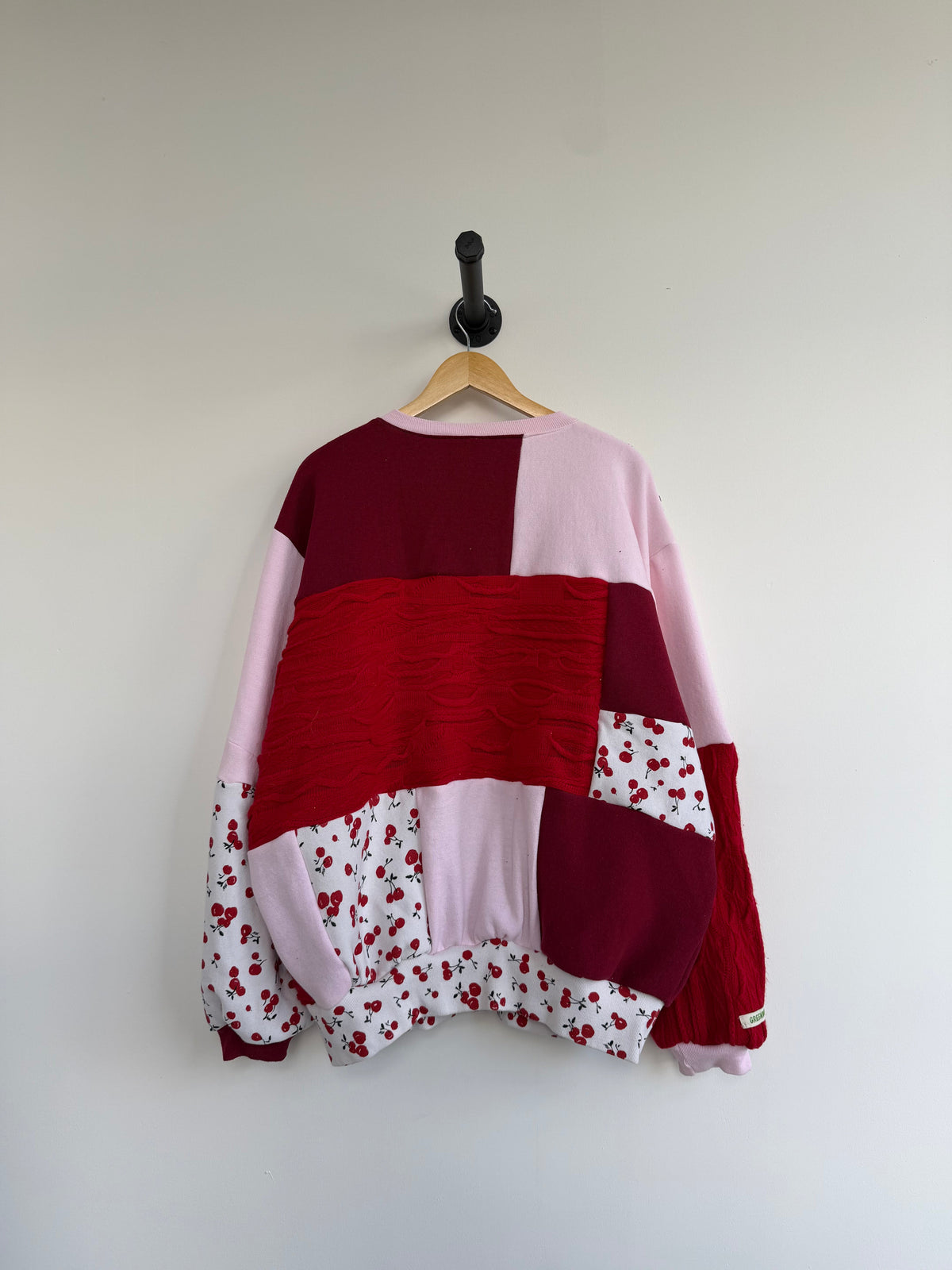 Tour Sweatshirt - Red/Cream